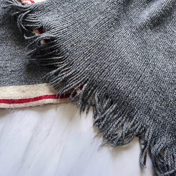 Roots Kids - Knitted Poncho - Size S-M - Picture 2 of 5